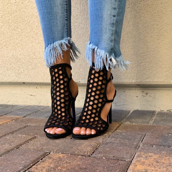 Black Strappy Caged Stiletto Heek Sandal - Picture 7 of 8